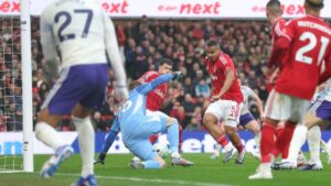 Murillo marca contra e Nottingham Forest fica no empate na Premier League