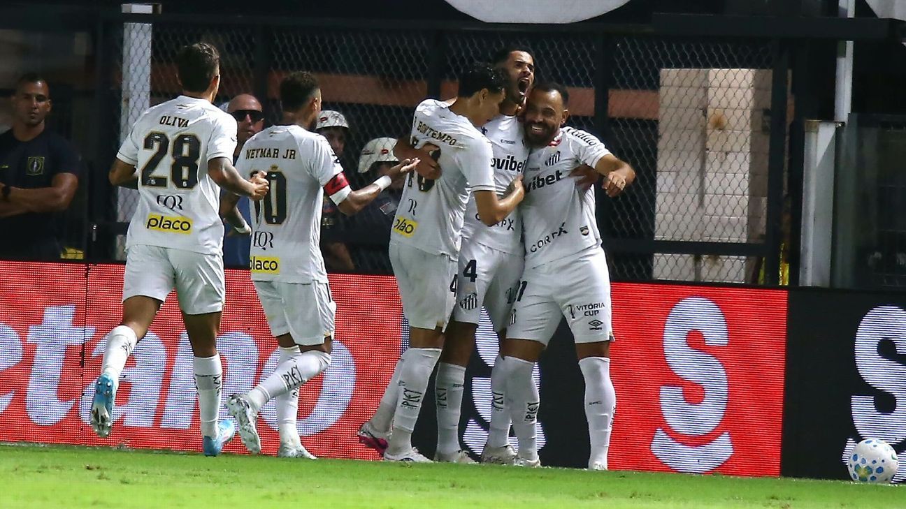 Na volta de Neymar, Santos vence o Atlético-MG com brilho de Moisés e assistência de Gabigol