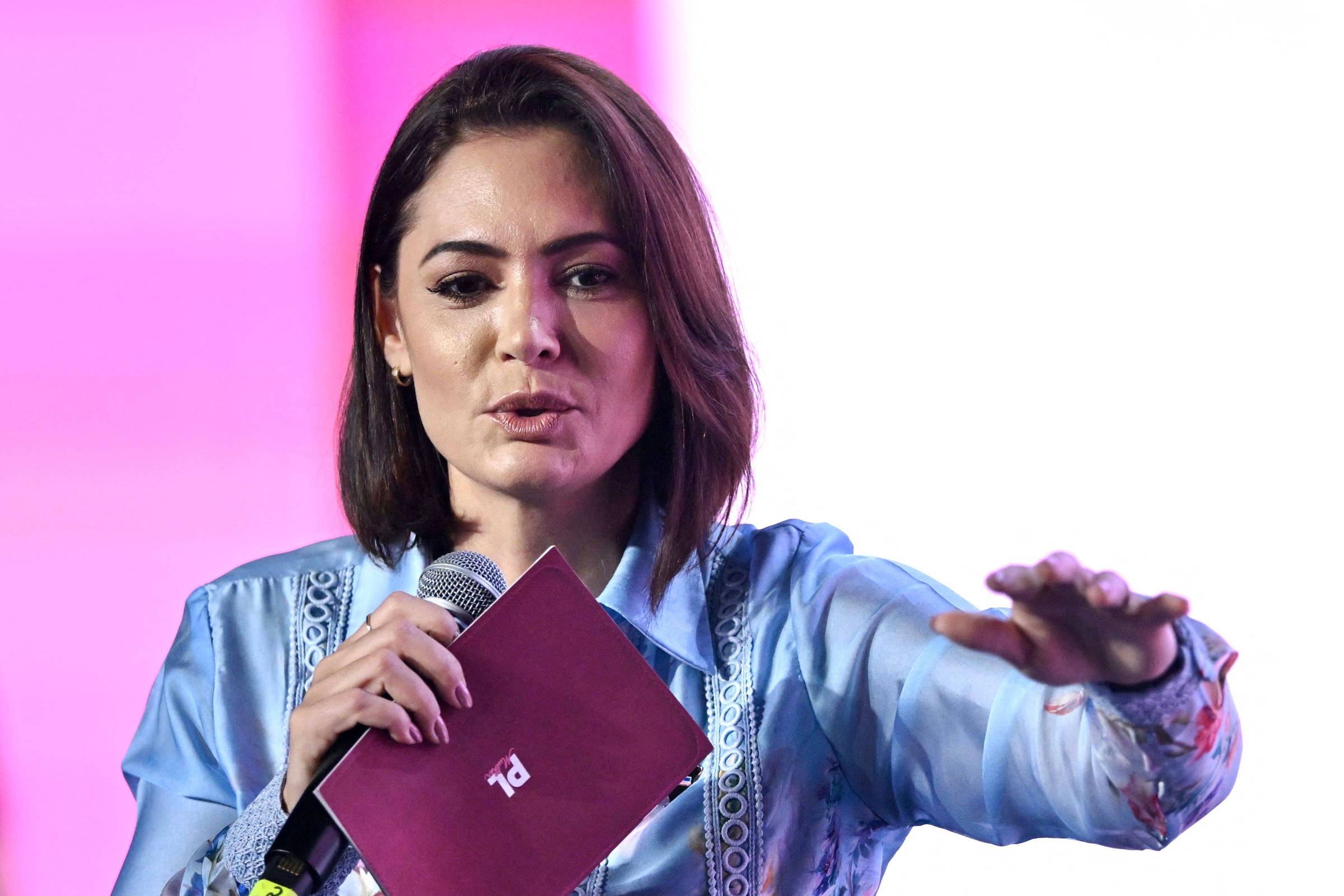 Michelle diz em vídeo que desculpa Flávio Bolsonaro – 23/07/2026 – Política