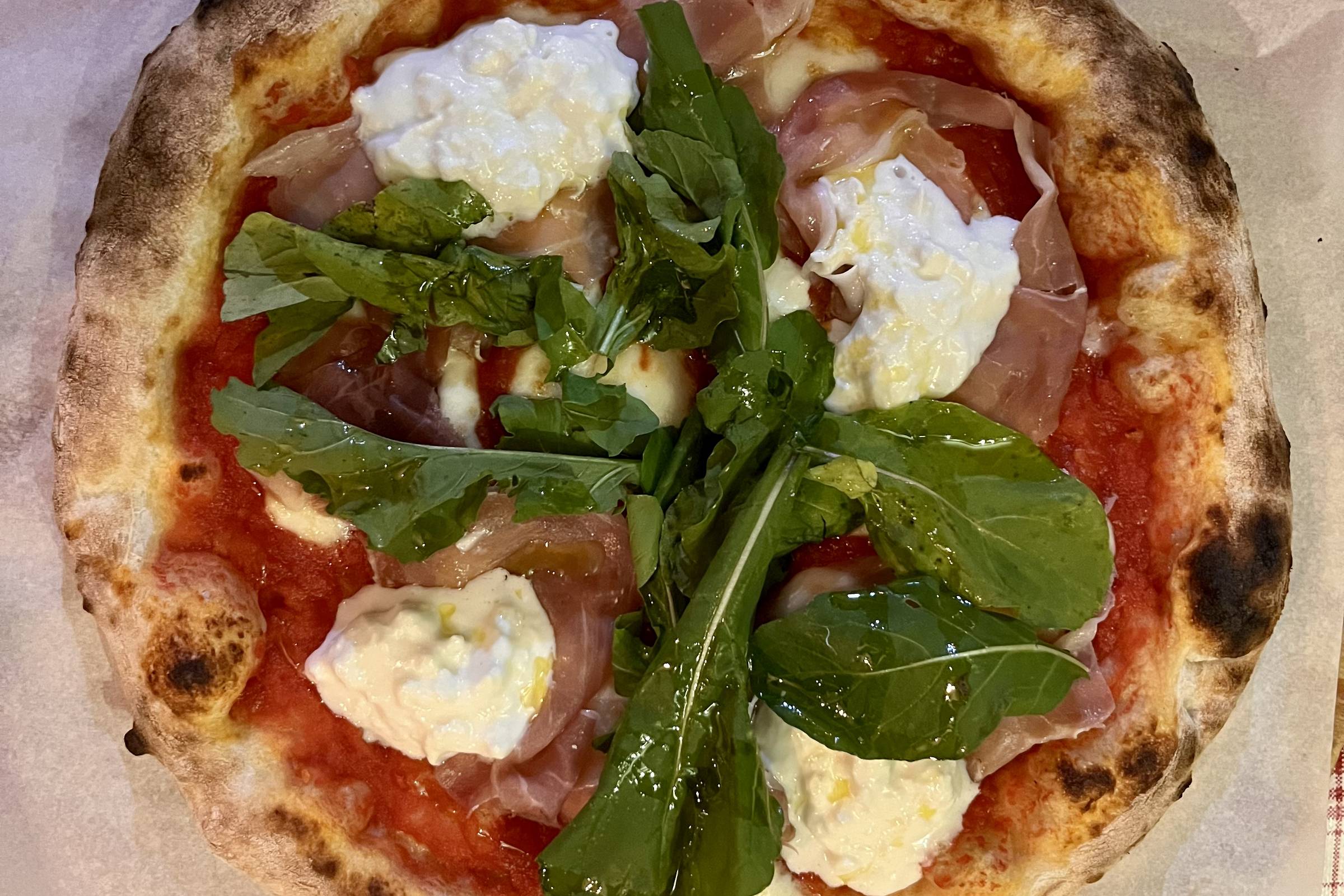 Calimano serve pizzas bem-feitas para comer com as mãos – 16/07/2026 – Restaurantes