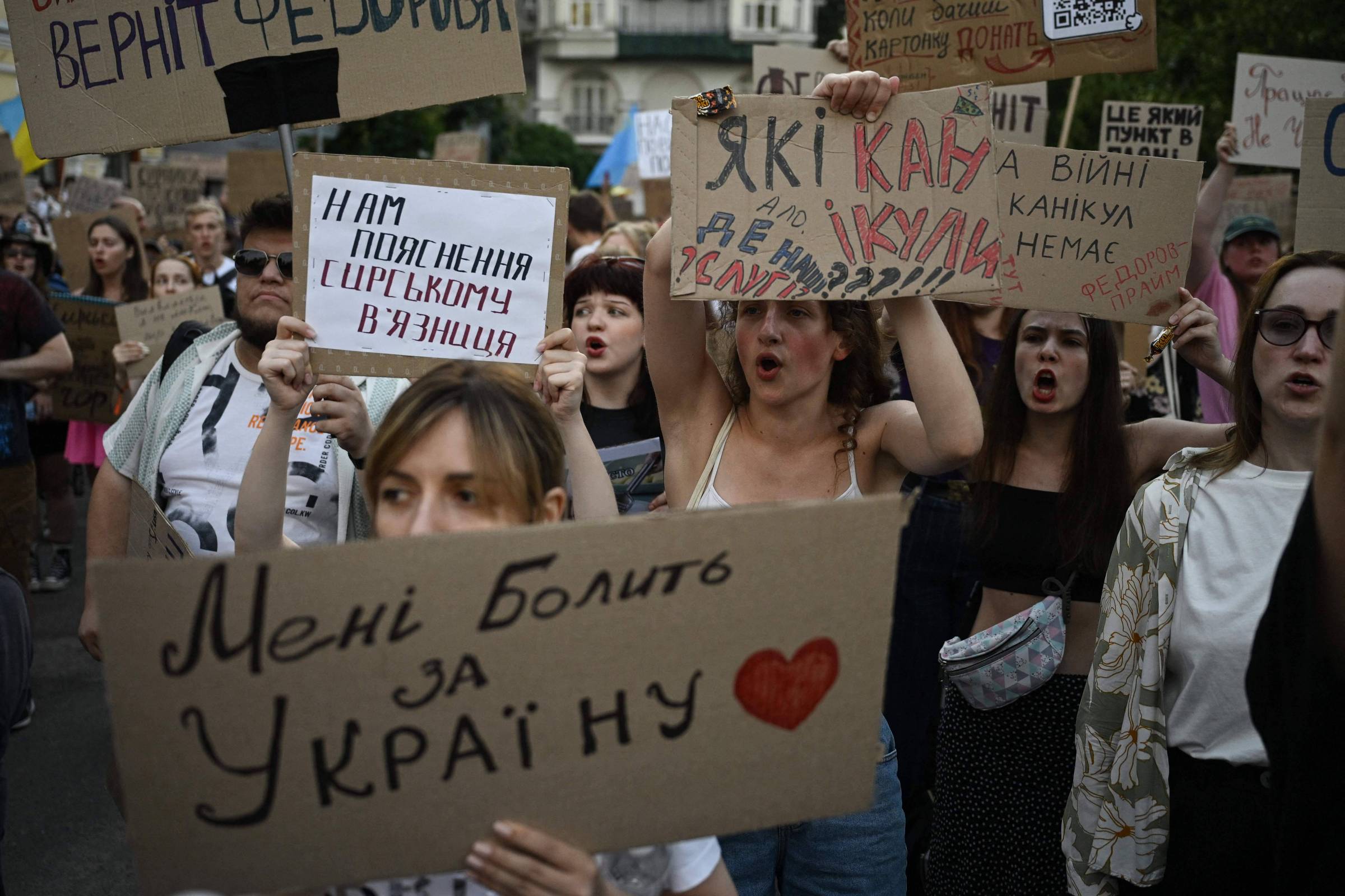 Protestos pressionam Zelenski a demitir chefe militar – 21/07/2026 – Mundo