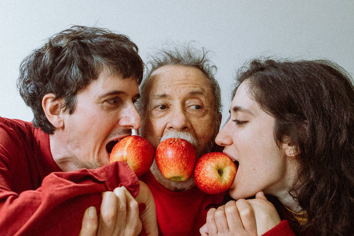 Tom Zé lança single aos 90 anos: ‘Futuro Fruto’ – 21/07/2026 – Mônica Bergamo