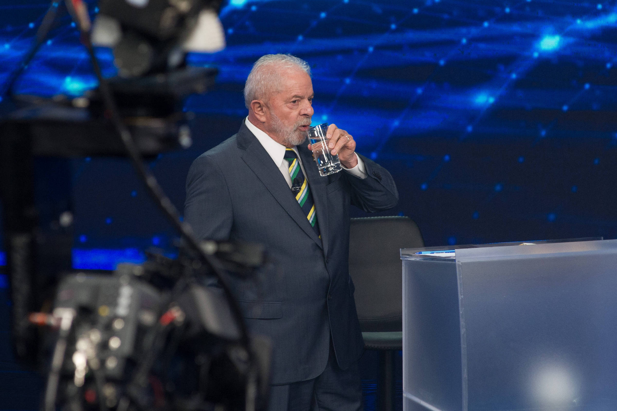 Band pode mudar data de debate para estimular ida de Lula – 24/07/2026 – Painel