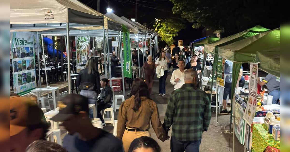 Produtores rurais são homenageados durante a 2ª Feira de Negócios da Cooperfavi