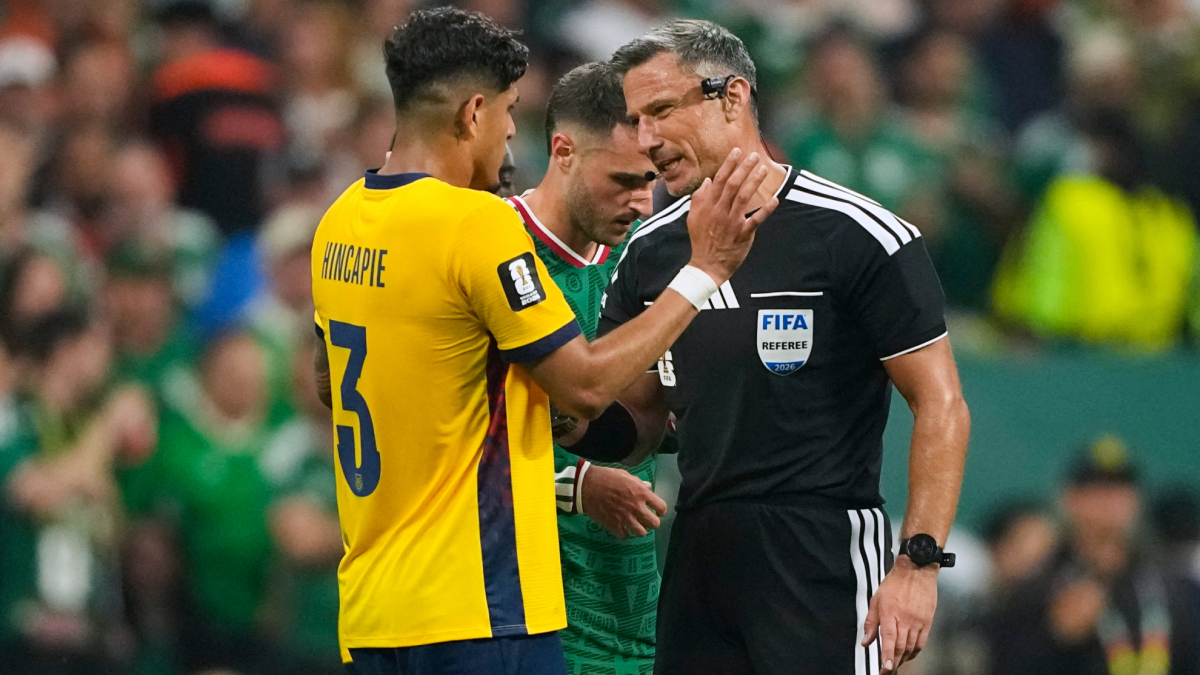 Vincic, el árbitro de la roja a Hincapié por la ‘ley Vinicius’, pita la final del Mundial