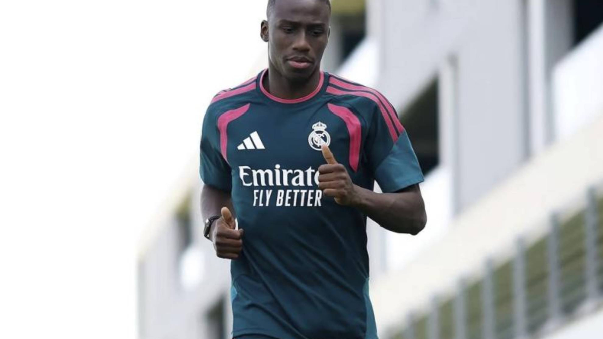 Mendy vuelve al césped y cumple los plazos más optimistas de momento