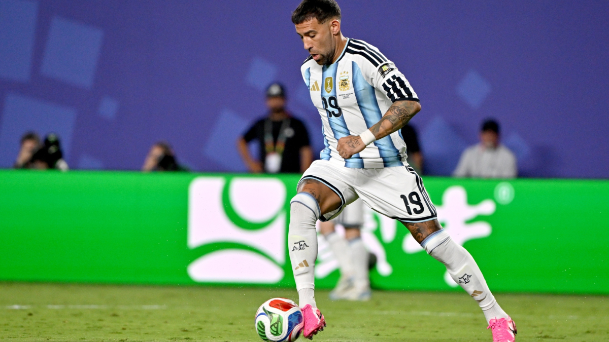 Otamendi anuncia que deja la selección argentina