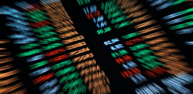 Dólar abre a R$ 5,11, influenciado por petróleo em alta e Boletim Focus