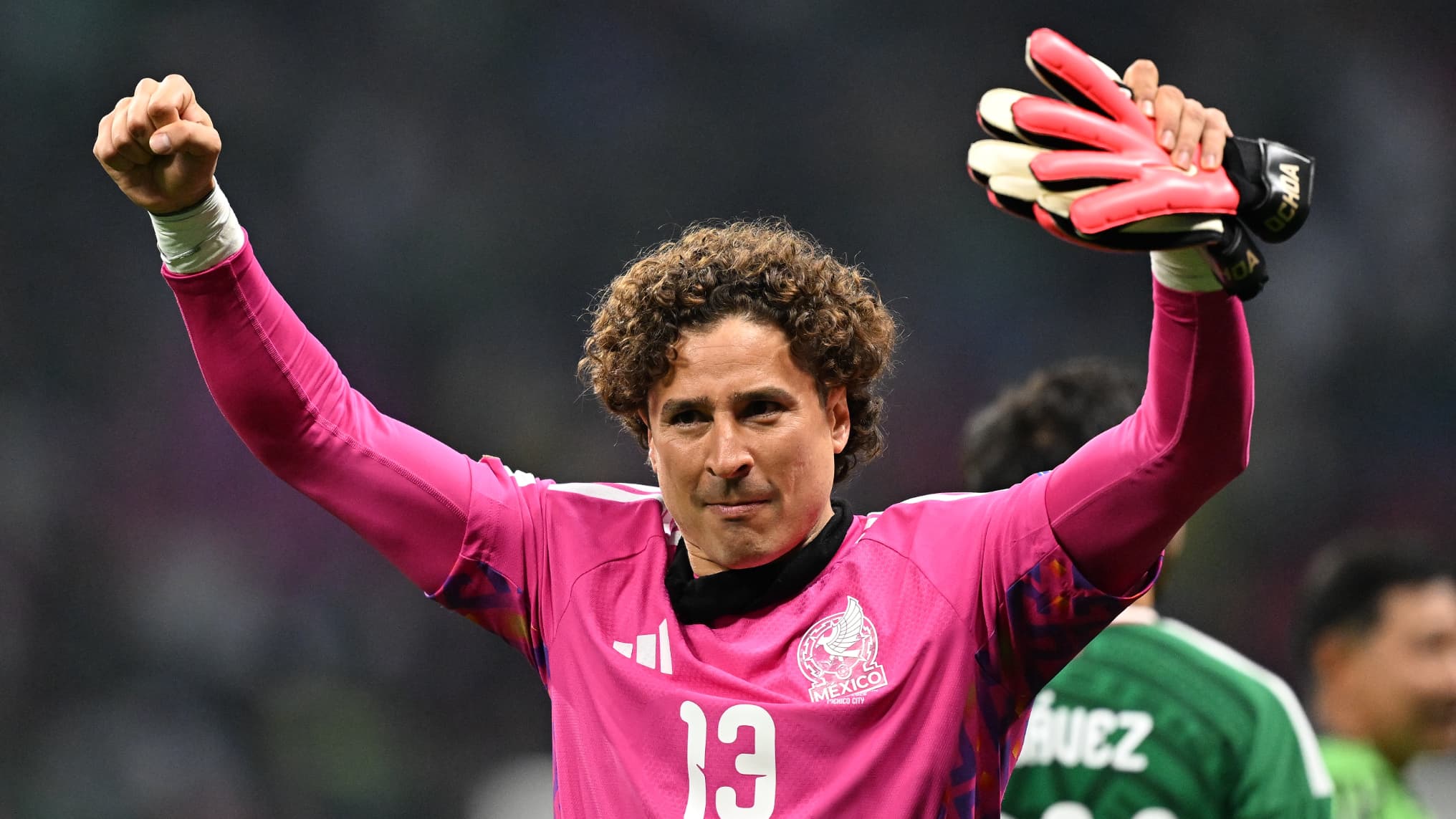 Memo Ochoa, légende du Mexique, raccroche ses gants après son sixième Mondial