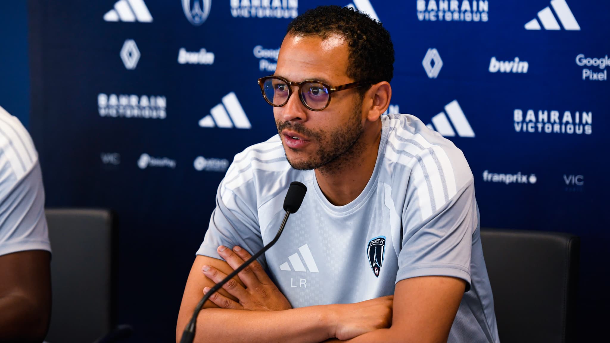 “Je ne pouvais pas dire non”, Rosenior enthousiaste à l’idée d’entraîner le Paris FC