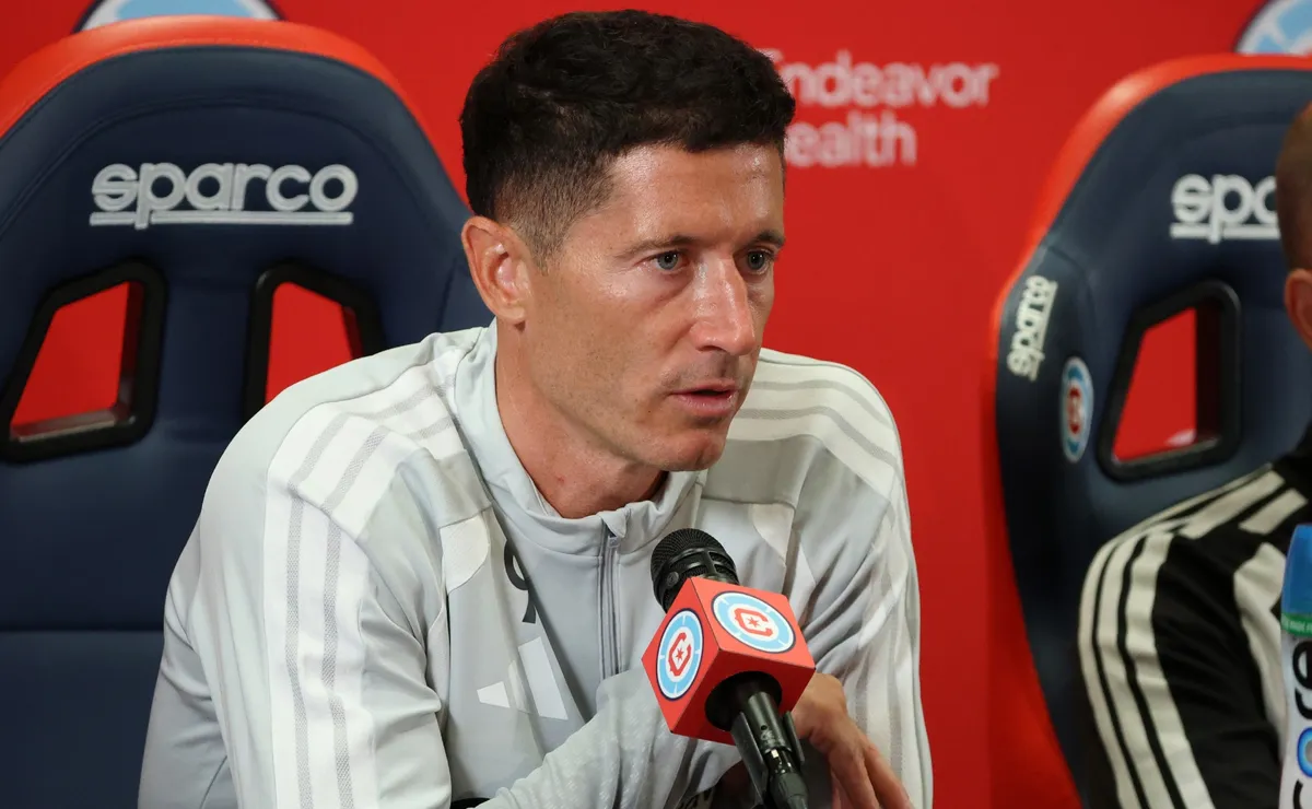 Is Robert Lewandowski playing today? Projected lineups for Inter Miami vs Chicago Fire in MLS showdown