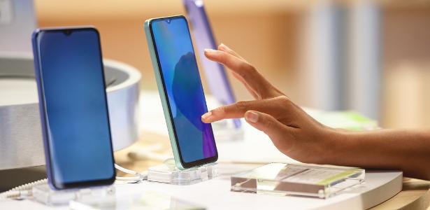 Falta de chips derruba venda de celular para pior nível em 13 anos