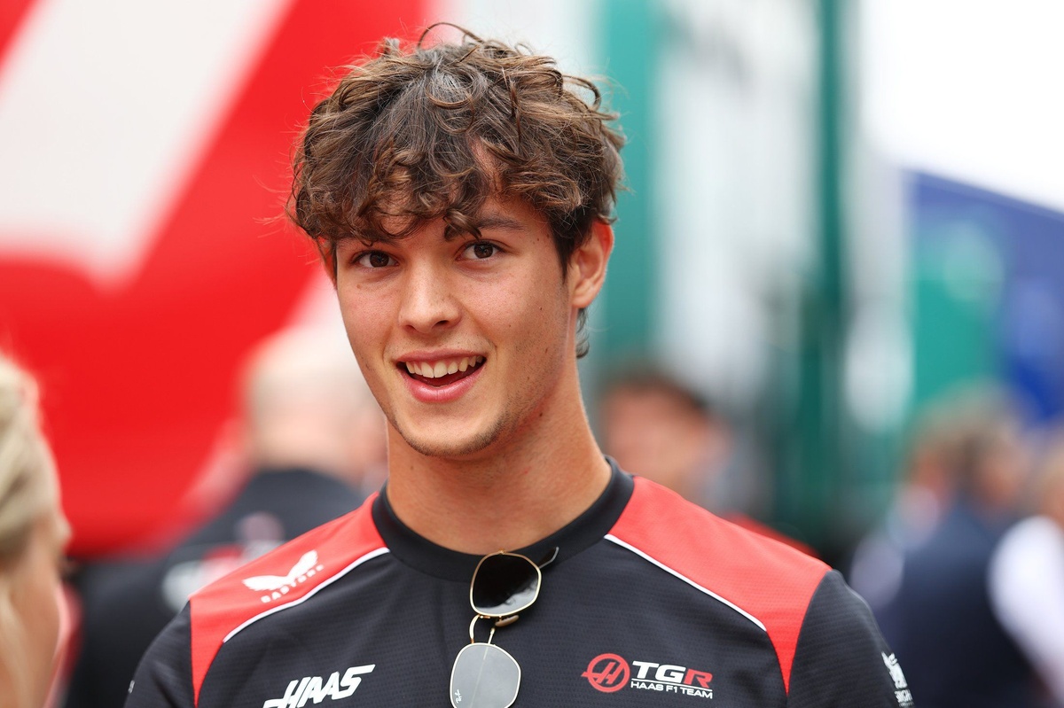 Ollie Bearman hailed as “class act” after emotional Ayrton Senna Lotus drive
