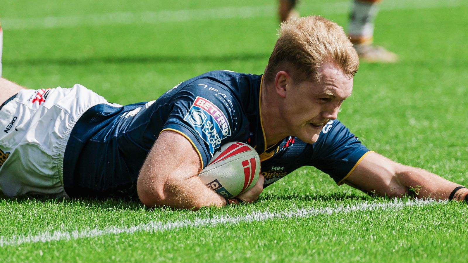 Super League: Leeds Rhinos beat Bradford Bulls but suffer big blow with Maika Sivo sustaining suspected broken arm | Rugby League News