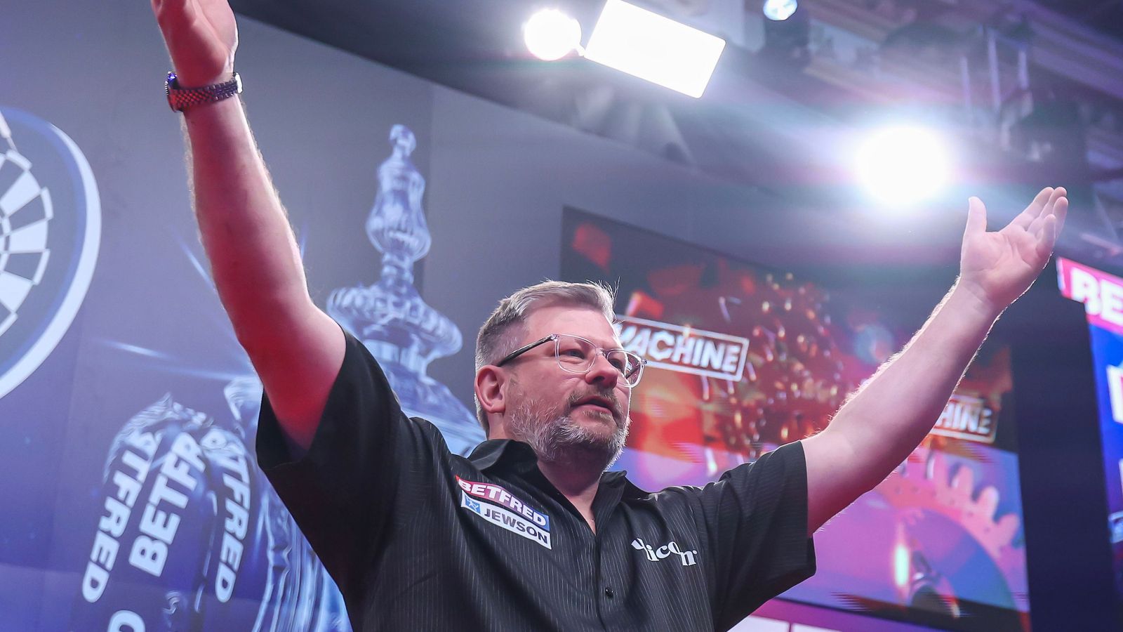 World Matchplay Darts: James Wade battles through on 20th appearance in Blackpool as Gian van Veen comes up with crucial victory | Darts News