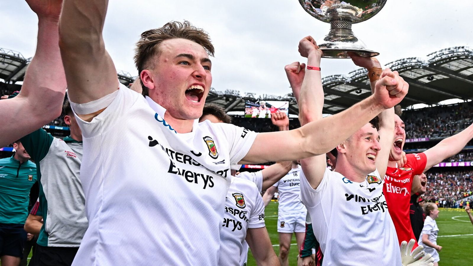Mayo win first All-Ireland Senior Football title in 75 years as ‘curse lifted’ with thrilling victory over Kerry at Croke Park | Gaelic Football News