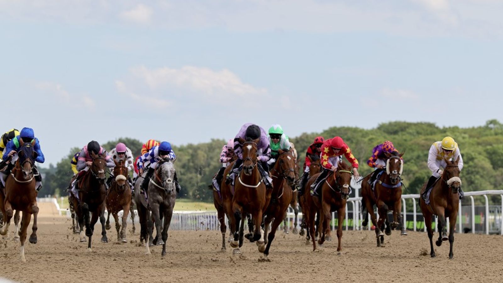 Today on Sky Sports Racing: Siouxperb clashes with promising newcomers in Newcastle feature with Wolverhampton and Bath also live on Friday | Racing News