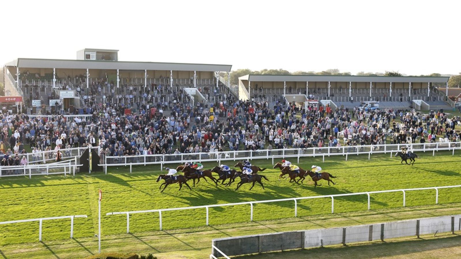 Today on Sky Sports Racing: Bath, Lingfield, Yarmouth and Uttoxeter | Racing News