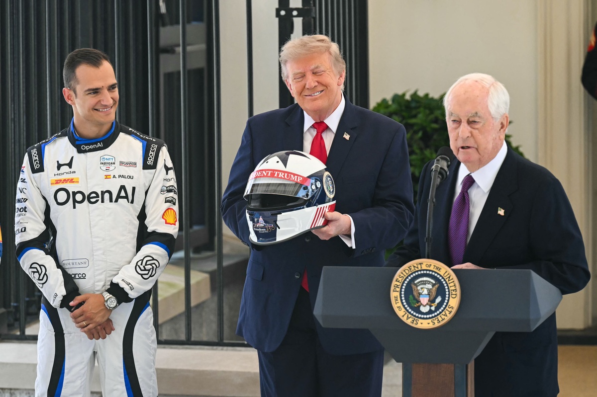 Trump se reúne com pilotos da Indy em evento na Casa Branca