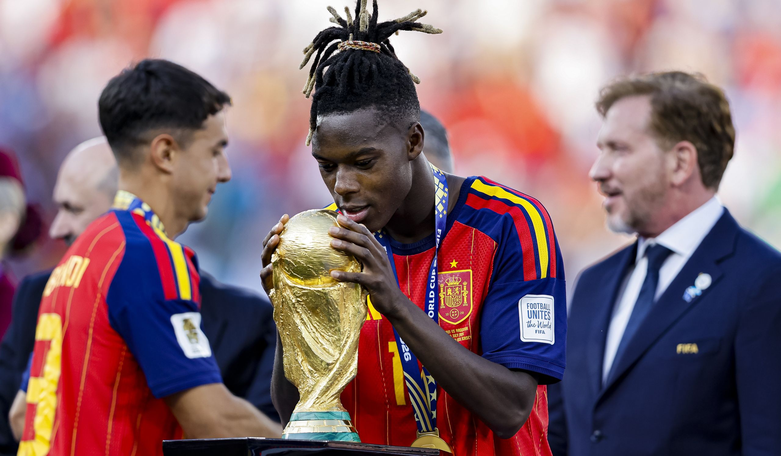 Arsenal hold talks over World Cup winner: report
