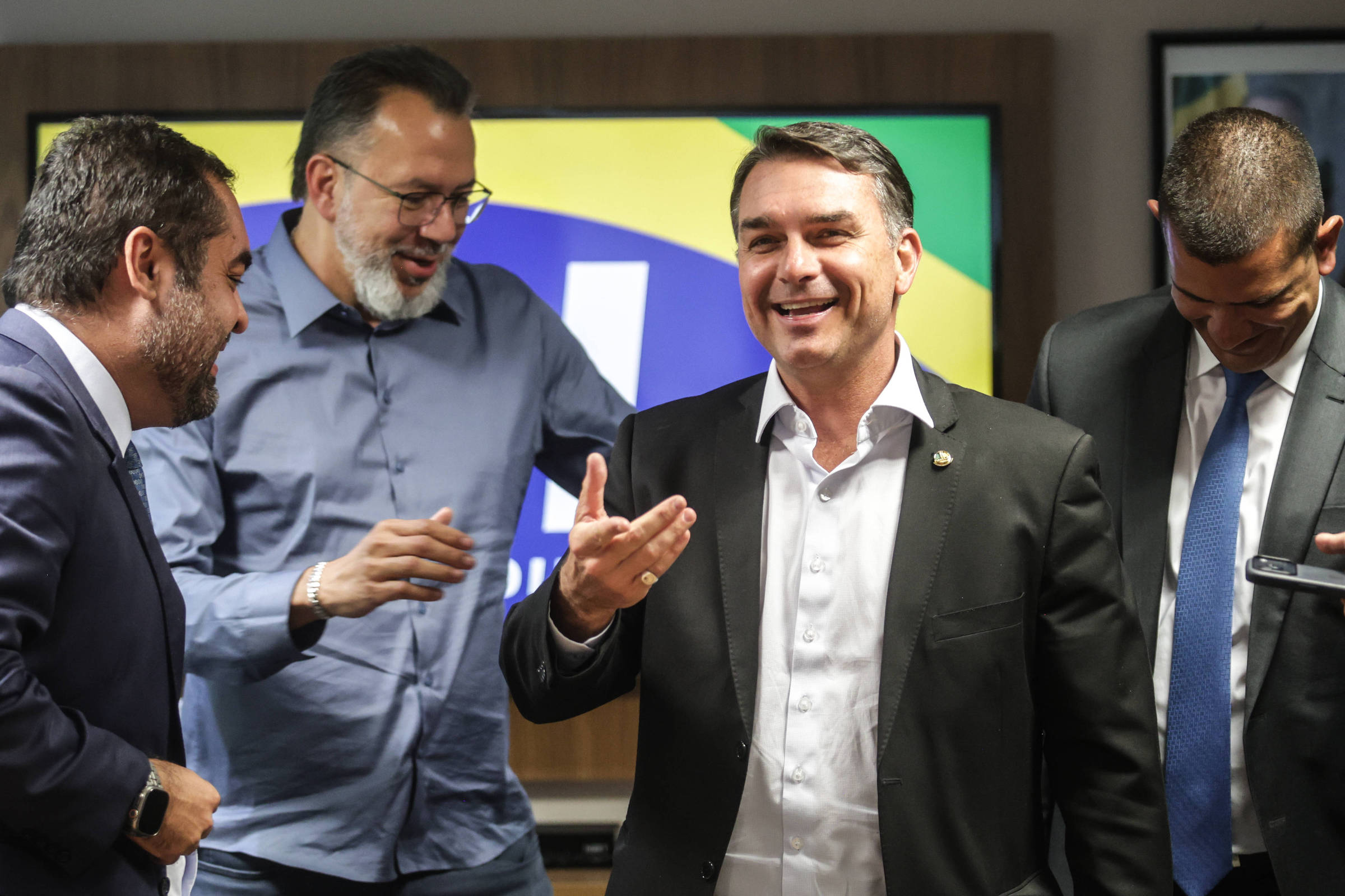 União Brasil abandona palanque do PL no Rio – 03/08/2026 – Política