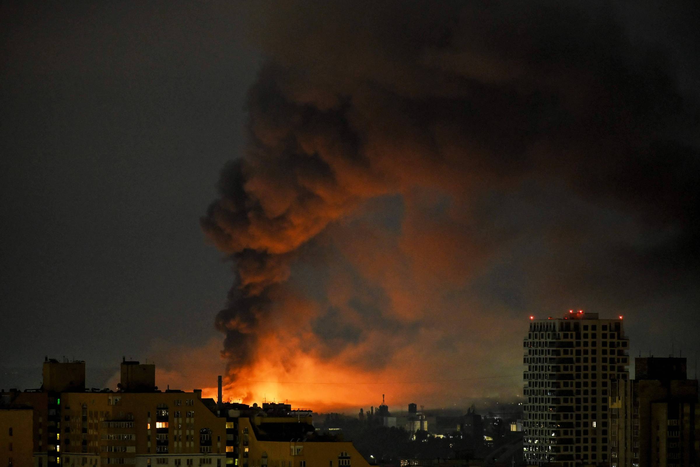 Ataque russo mata 10 em Kiev; Ucrânia afunda navio – 01/08/2026 – Mundo