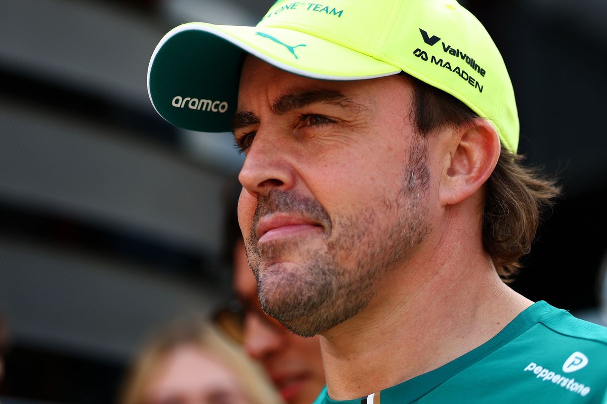 Fernando Alonso Spotted Driving His $5.9 Million Lamborghini Hypercar Through Monaco