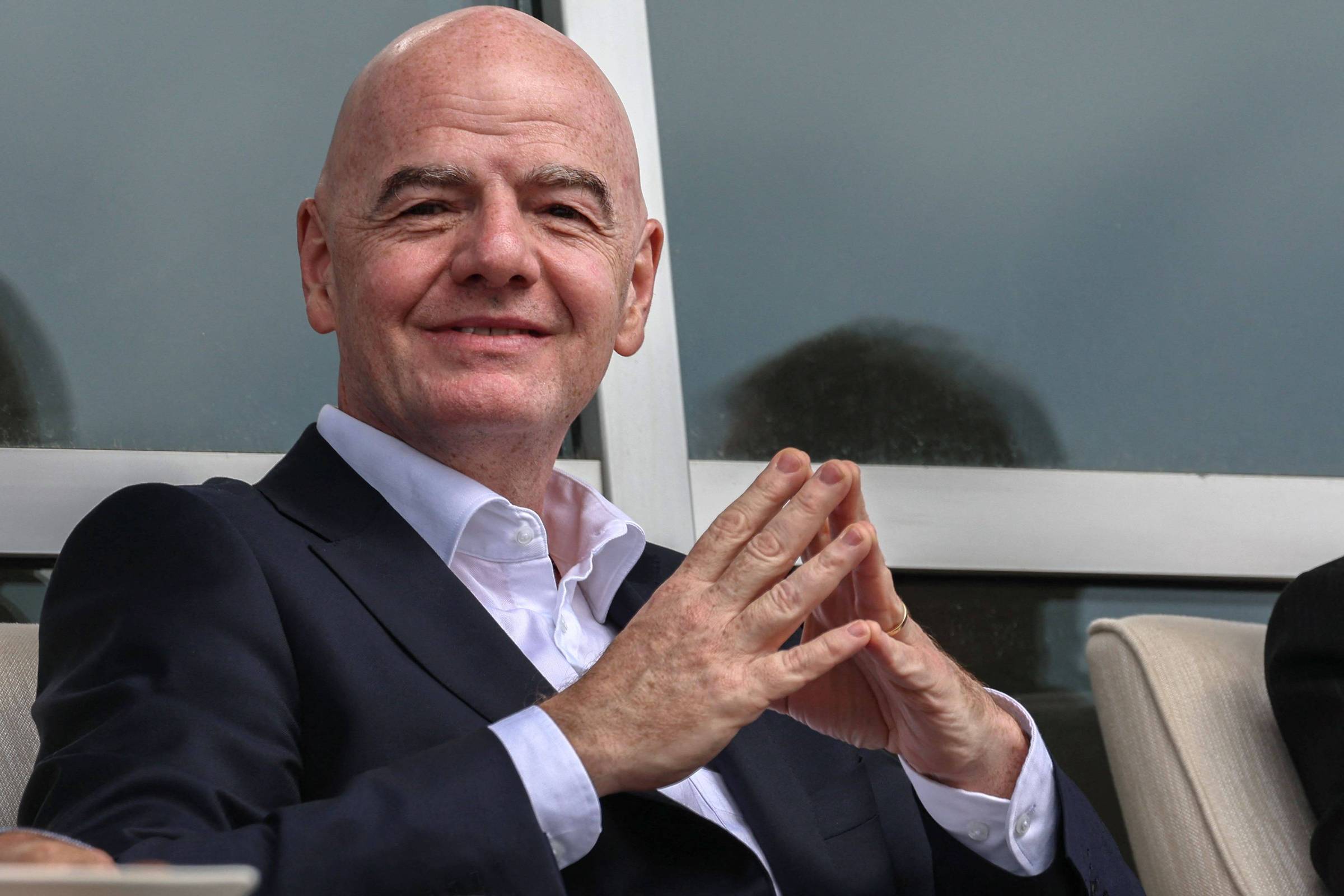 Pressão por renúncia de Infantino surge com onda de apoio – 08/08/2026 – Esporte