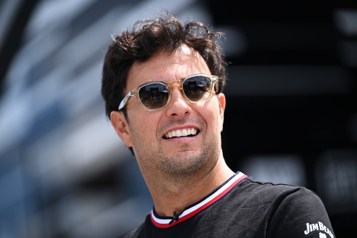 Sergio Perez’s management in Williams talks as Carlos Sainz’s future remains unclear
