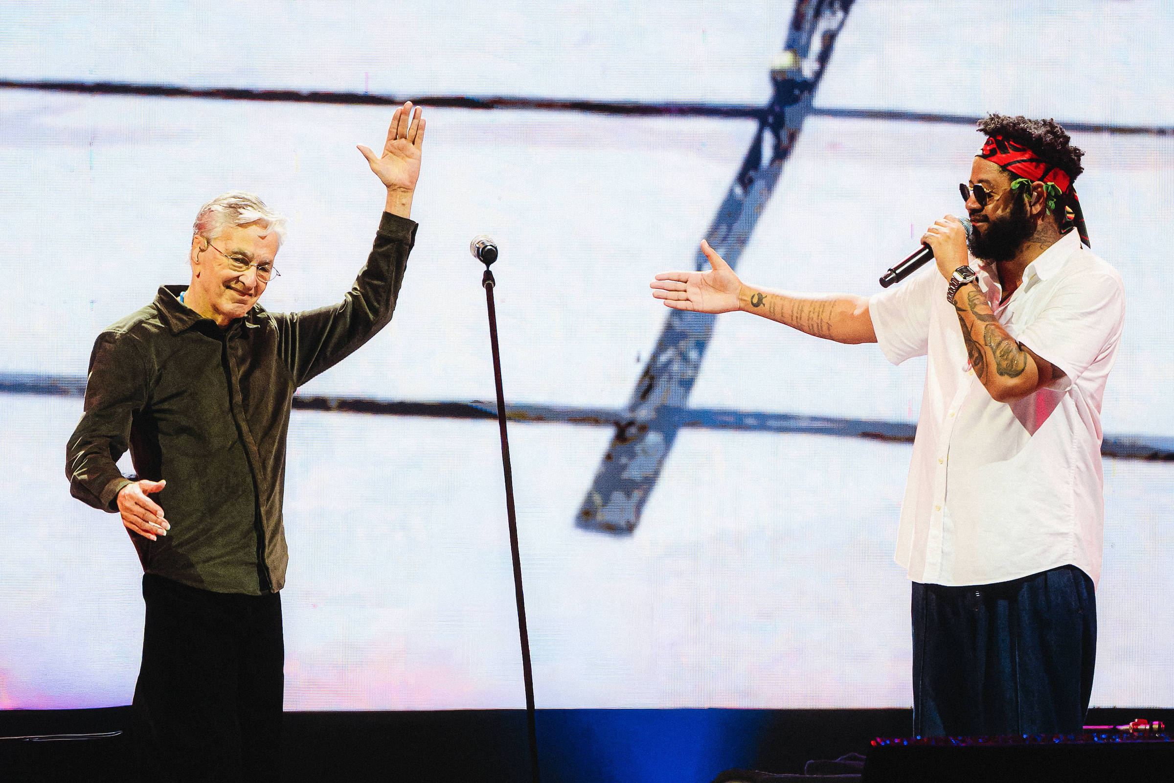 Doce Maravilha: Caetano Veloso e Emicida cantam sob chuva – 09/08/2026 – Ilustrada