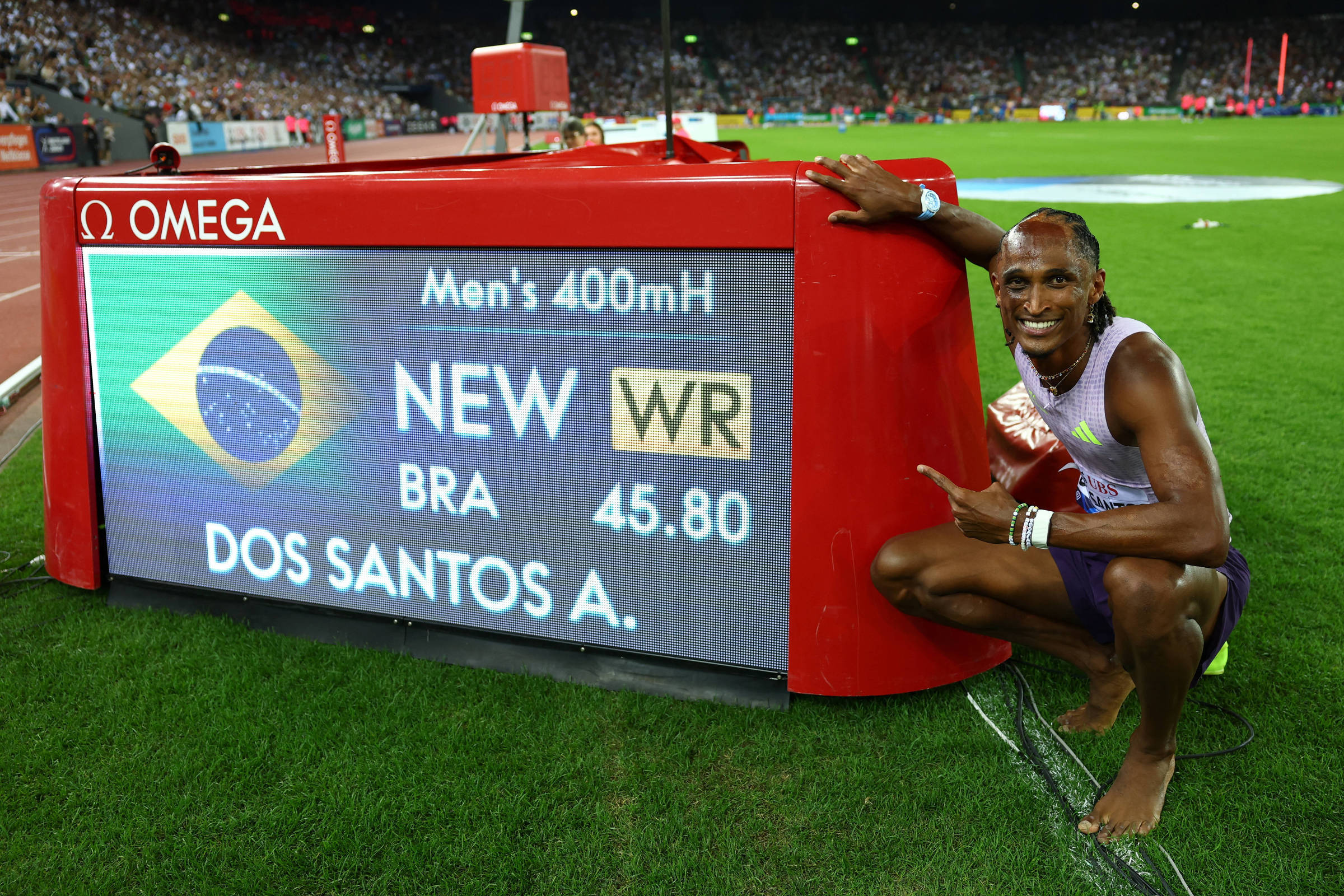 Alison dos Santos quebra recorde mundial 400m com barreira – 27/08/2026 – Esporte