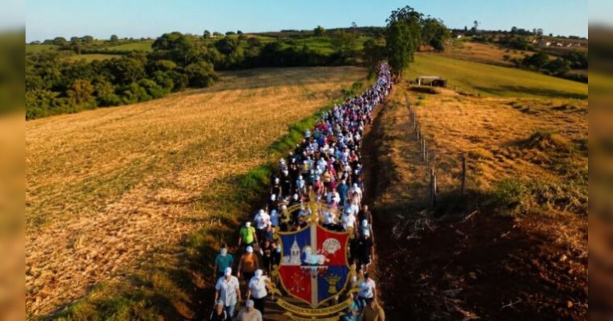 1ª Caminhada pela Família reúne cerca de 1,5 mil fiéis de Jandaia do Sul e Marumbi