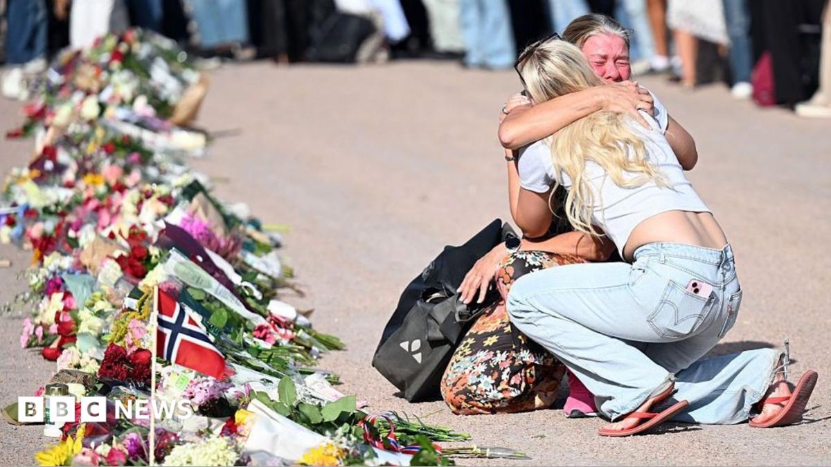 Norwegians lay flowers at palace as King Harald’s condition worsens