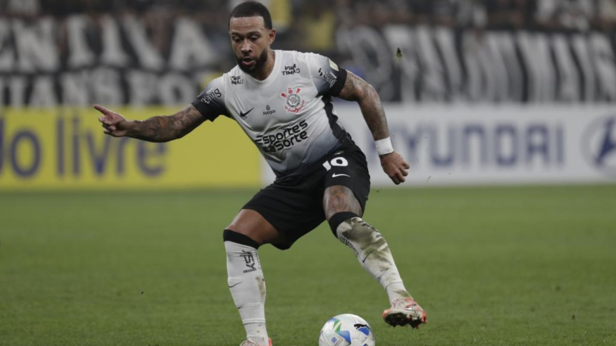 Memphis Depay no seguirá en el Corinthians
