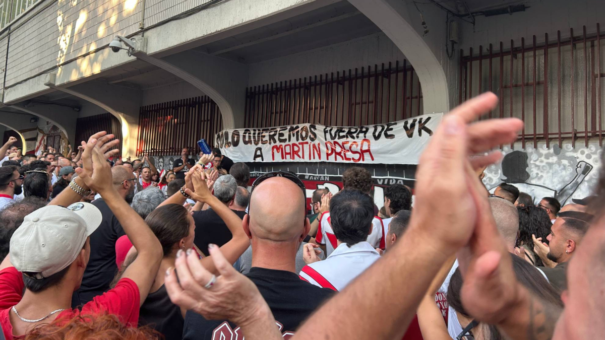 La Agrupación de peñas acude al rescate del Rayo Vallecano