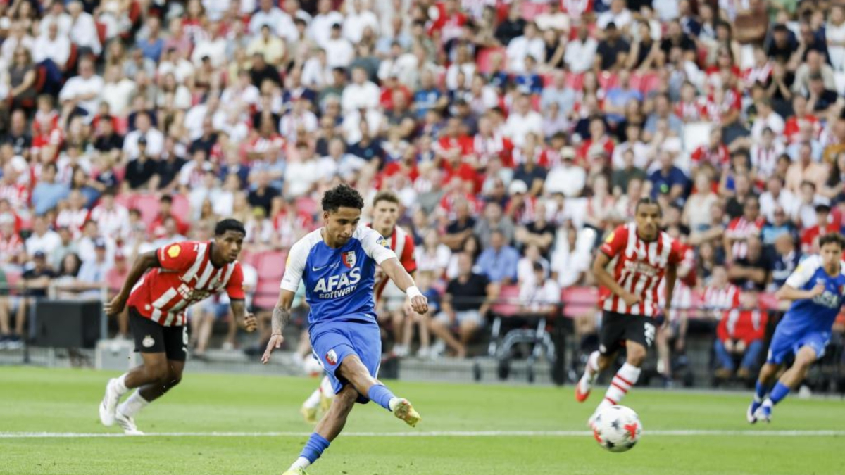golea al PSV y se lleva la Supercopa