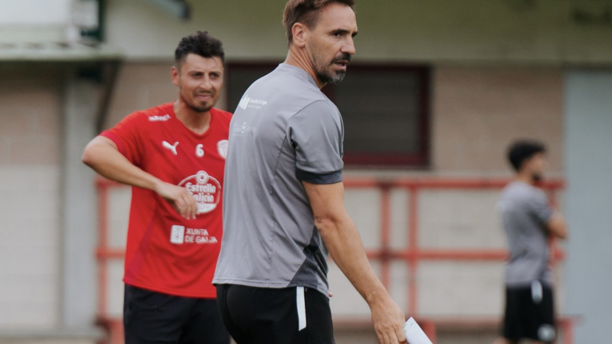 El divertido momento de Borja Fernández con un aficionado del CD Lugo: “Lo vi tarde”