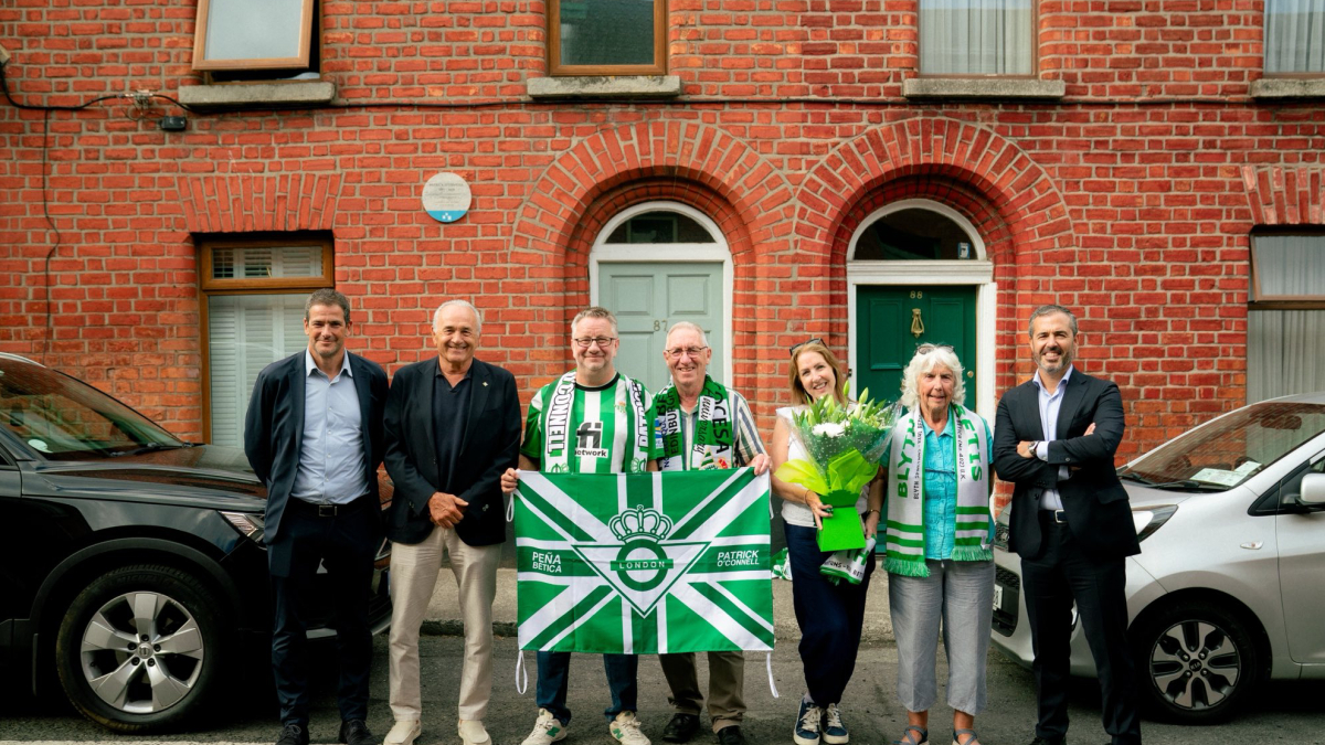 El Betis rinde homenaje en Dublín a Patrick O’Connell