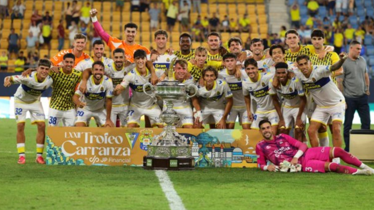 Las Palmas remonta al Cádiz y se lleva el Trofeo Carranza