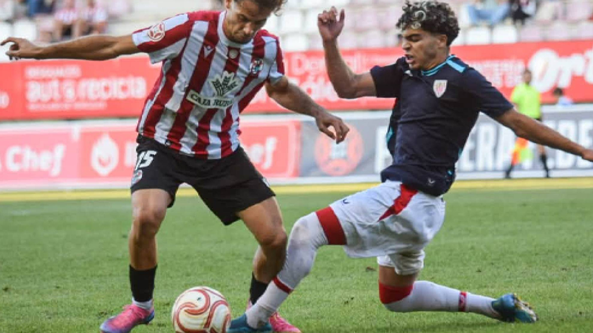 La polémica y un frenético final marcaron el duelo en el Ruta de la Plata