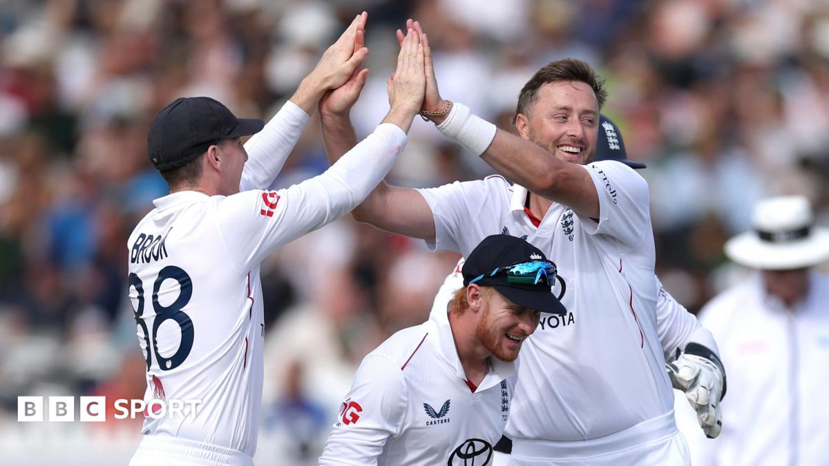 England vs Pakistan: Ollie Robinson and Jofra Archer give hosts control at Lord’s