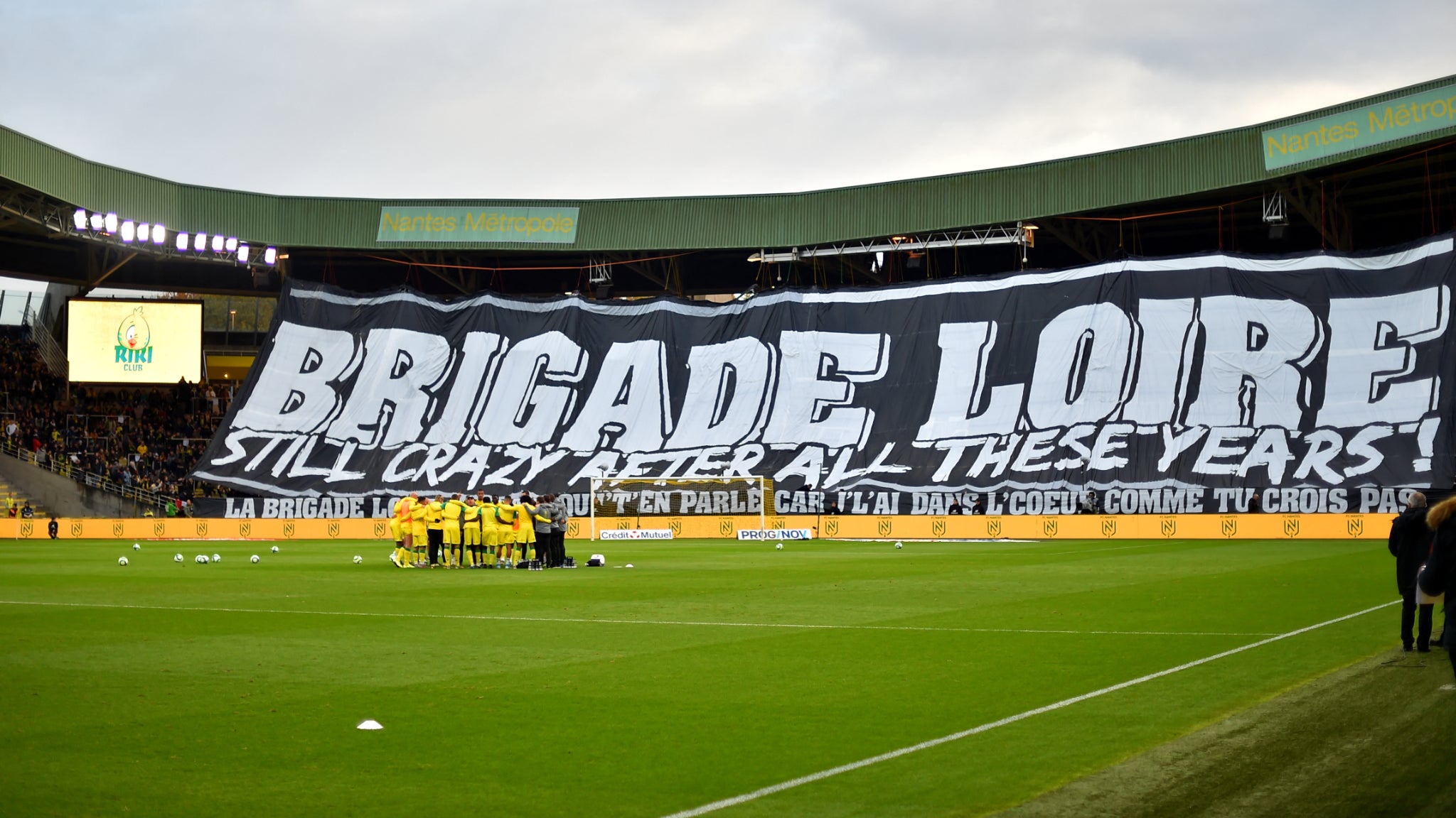 la Brigade Loire annonce la reprise des encouragements mais maintient la pression sur la famille Kita