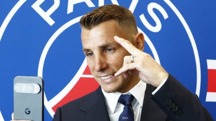 Lucas Digne veut “apporter son expérience” au PSG pour “gagner énormément de trophées”