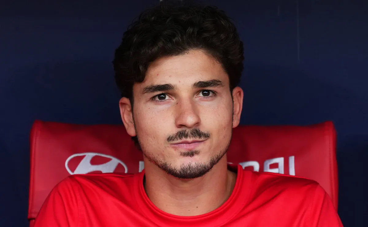 Atletico Madrid fans demand Julian Alvarez’s exit as Diego Simeone addresses forward’s absence
