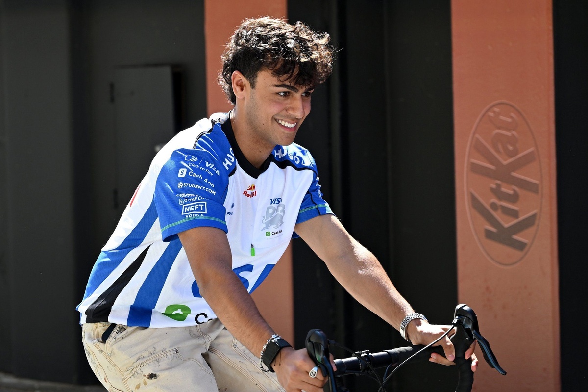 Behind the scenes of Arvid Lindblad’s special first F1 British Grand Prix