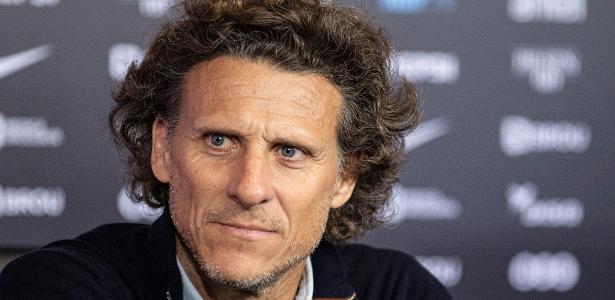 Forlán assume a seleção uruguaia e cogita convocar Suárez: ‘Por que não?’