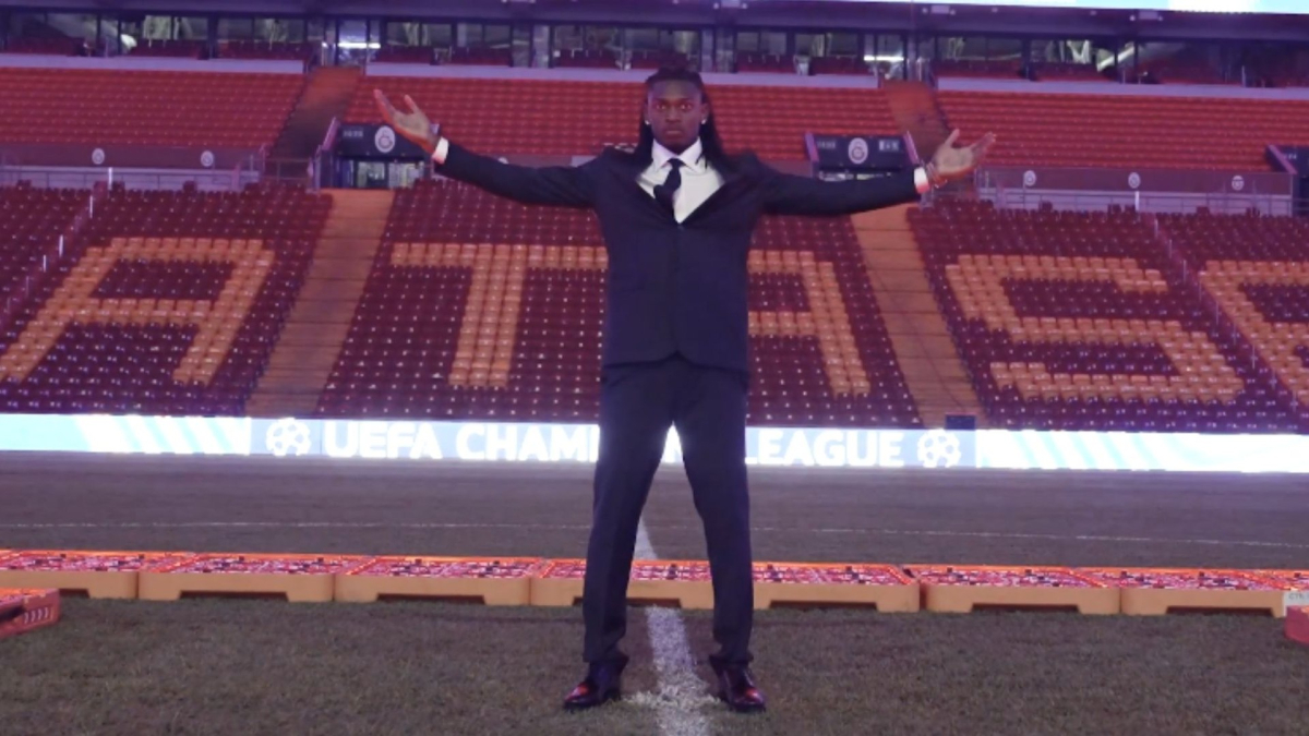 El Galatasaray presenta a Rafael Leão por todo lo alto: “¡Bienvenido al más grande de Turquía!”
