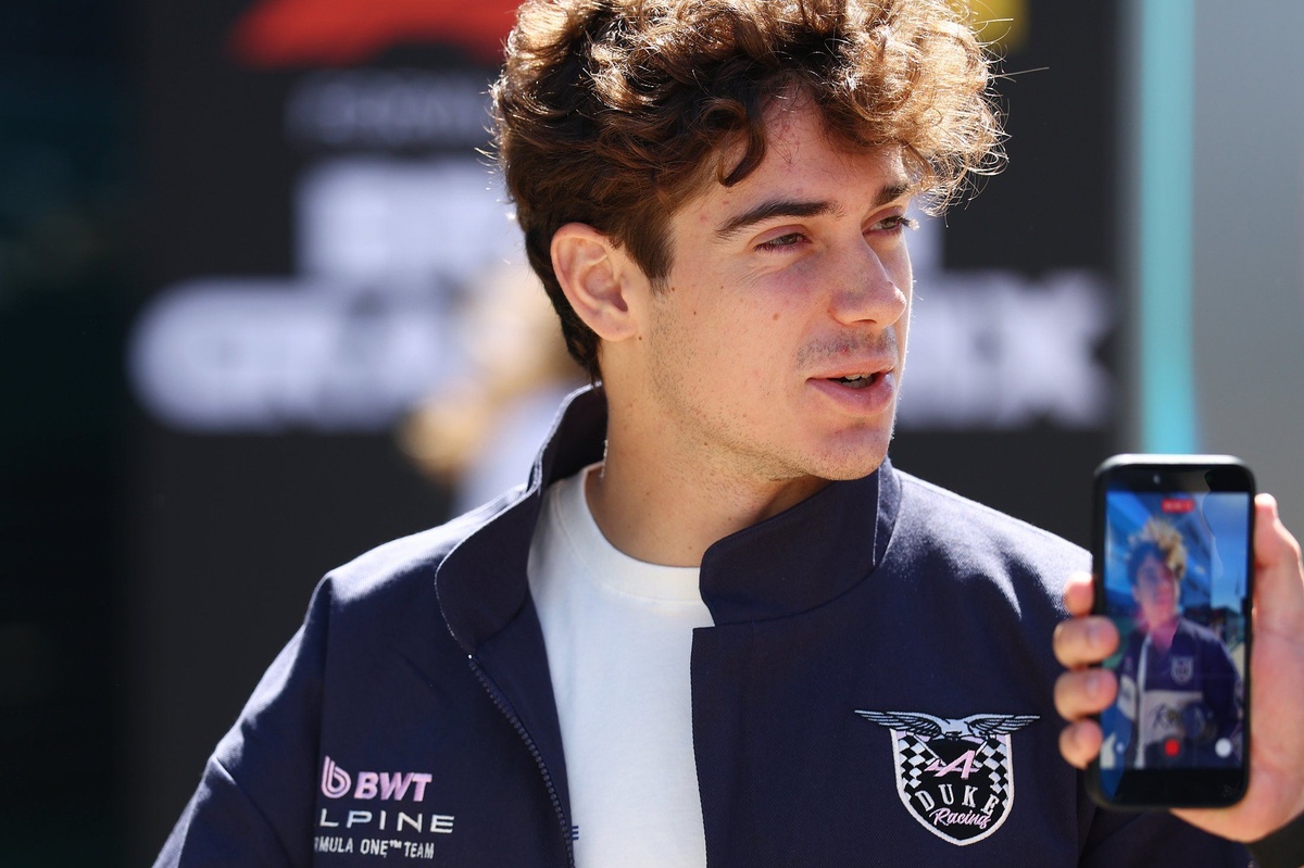 Franco Colapinto leaves fans in stitches with “Passenger Princess” driving lesson
