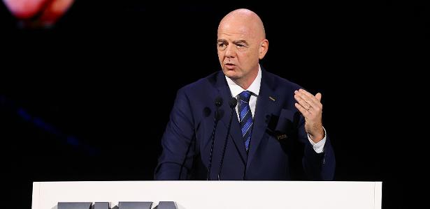 Conselho da Fifa quer reunião de emergência para cobrar Infantino