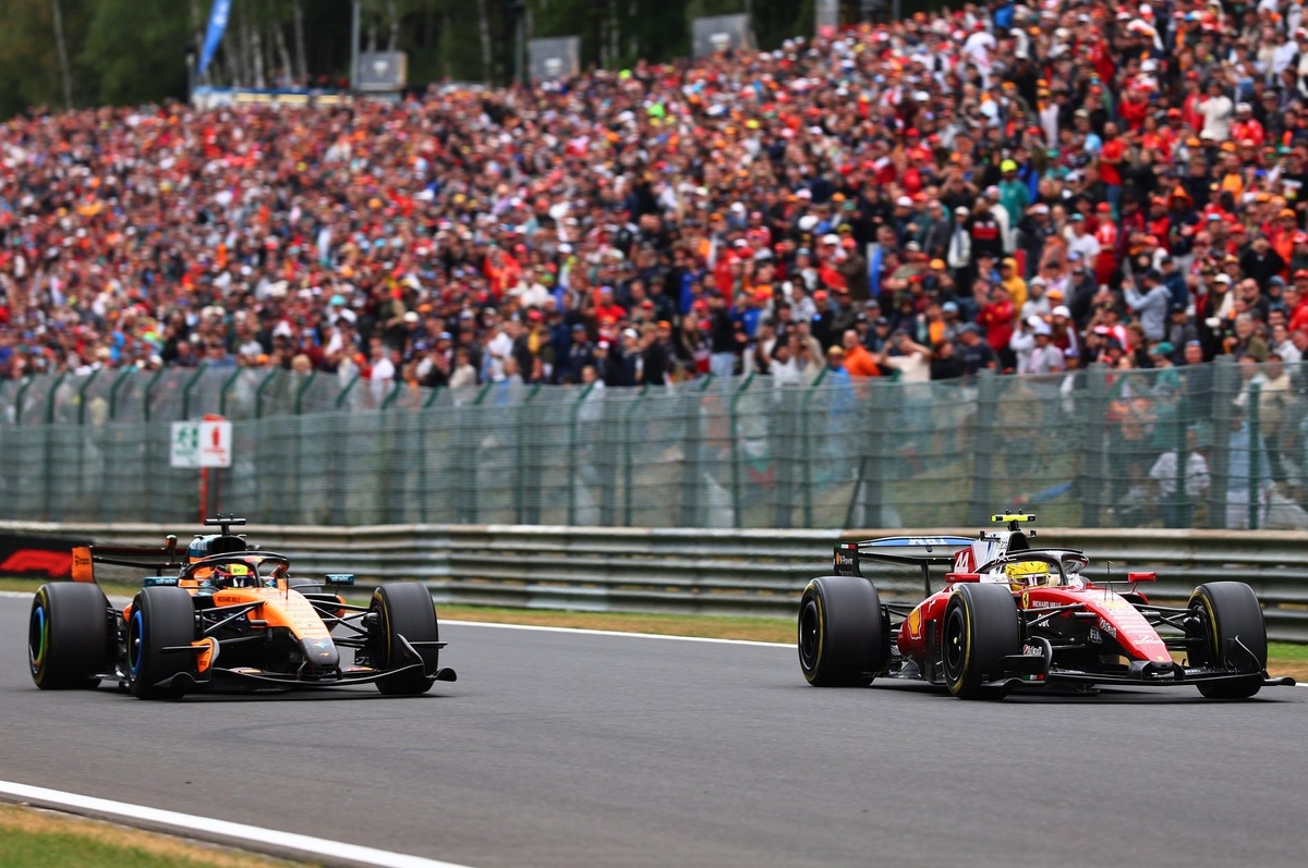 McLaren “disappointed” not to pick up rotating rear wing as quickly as Ferrari